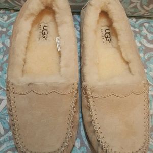 NWOT UGG Moccasins